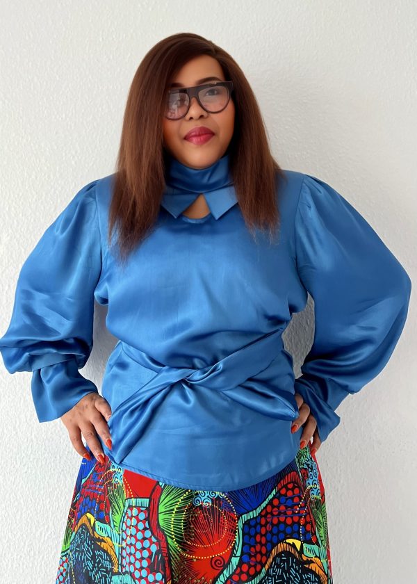 Facetune_04-01-2024-18-54-55 Seide Bluse-Lapis