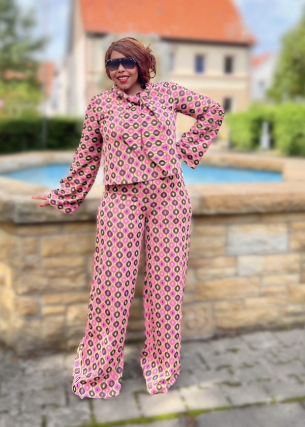 Facetune_23-09-2025-23-07-56 Zweiteiler- Cobby