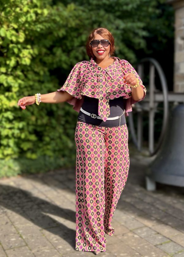 Facetune_24-09-2025-18-19-26 Zweiteiler- Cobby