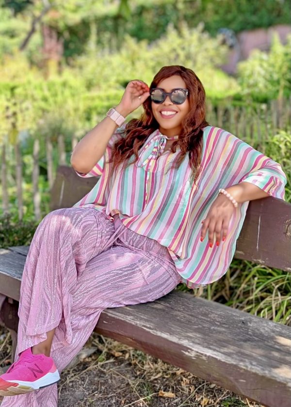 Facetune_24-07-2026-18-20-11 Blusen-Livia